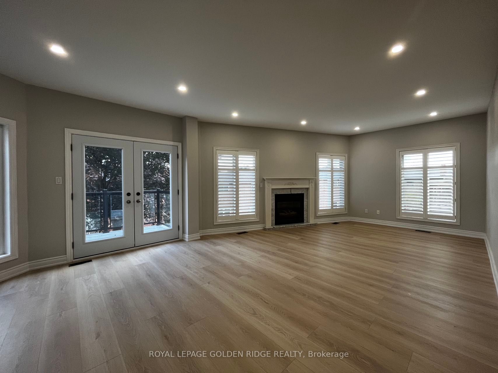 549 Mcleod Cres, #Upper