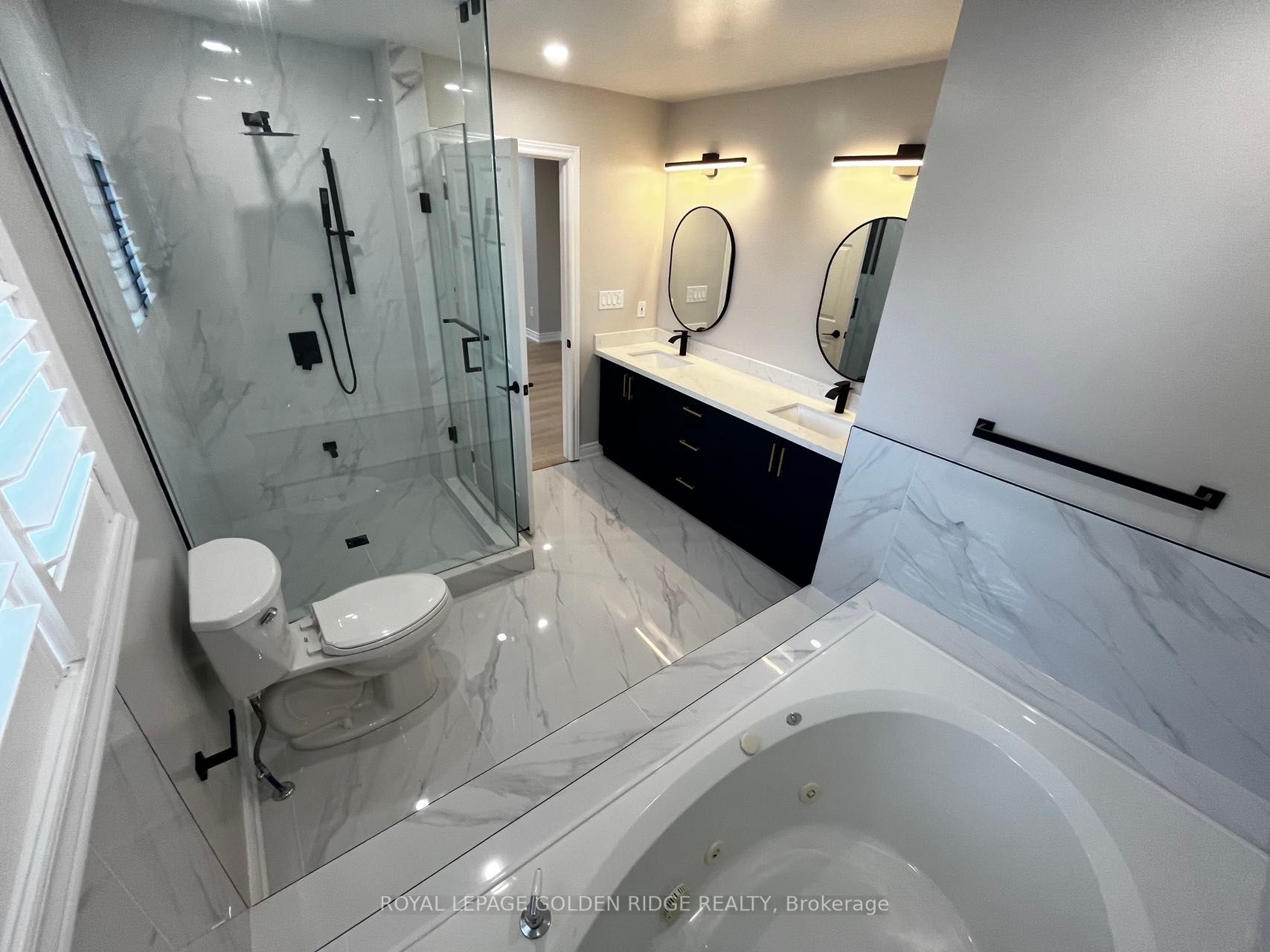 549 Mcleod Cres, #Upper