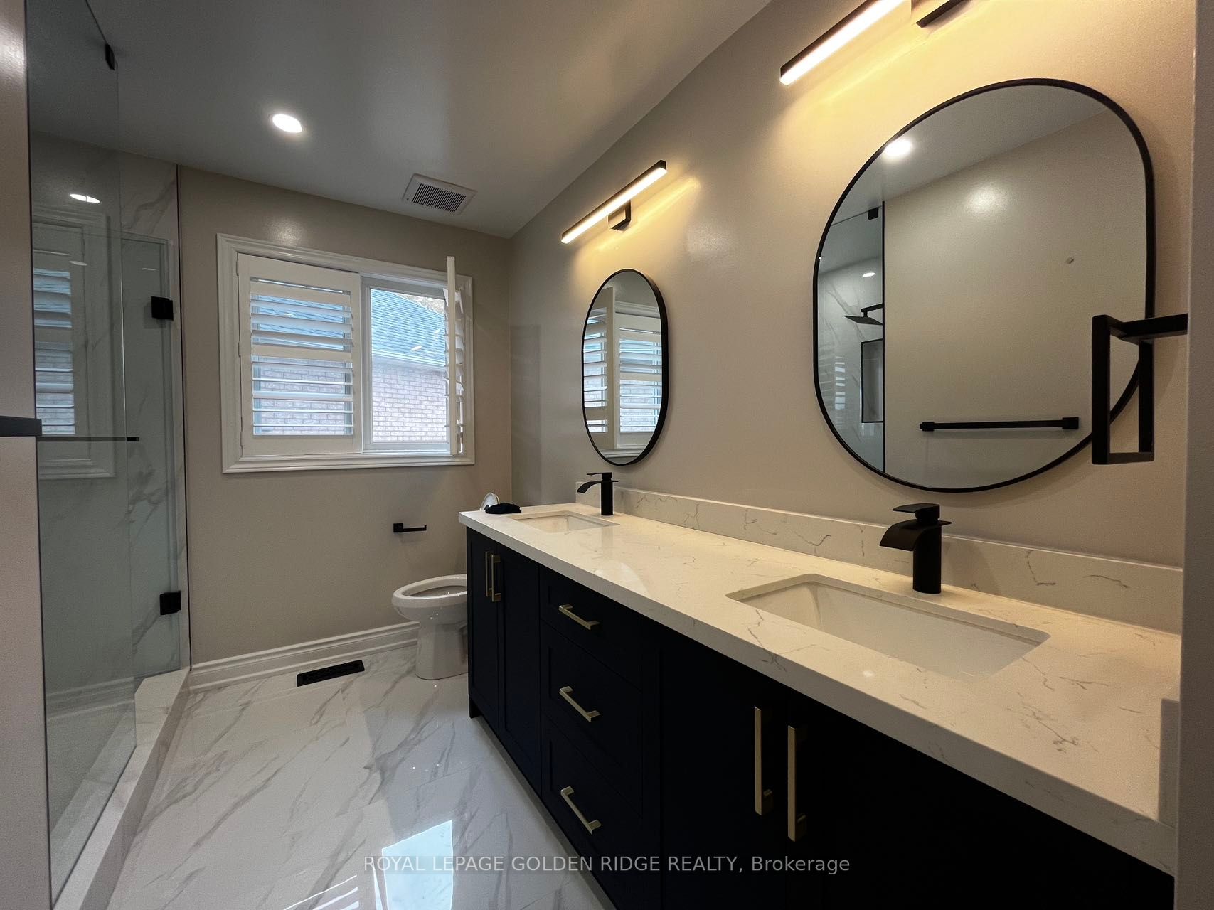 549 Mcleod Cres, #Upper