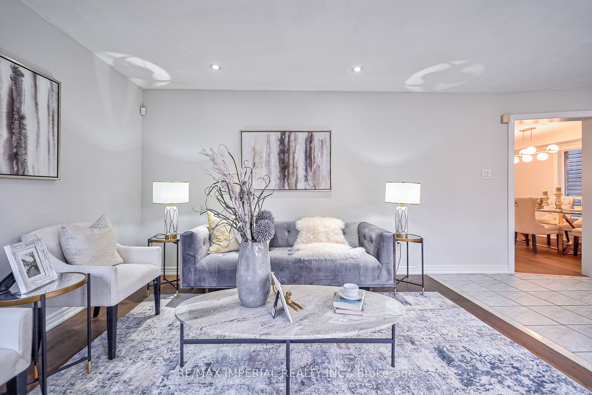 24 Hoile Dr