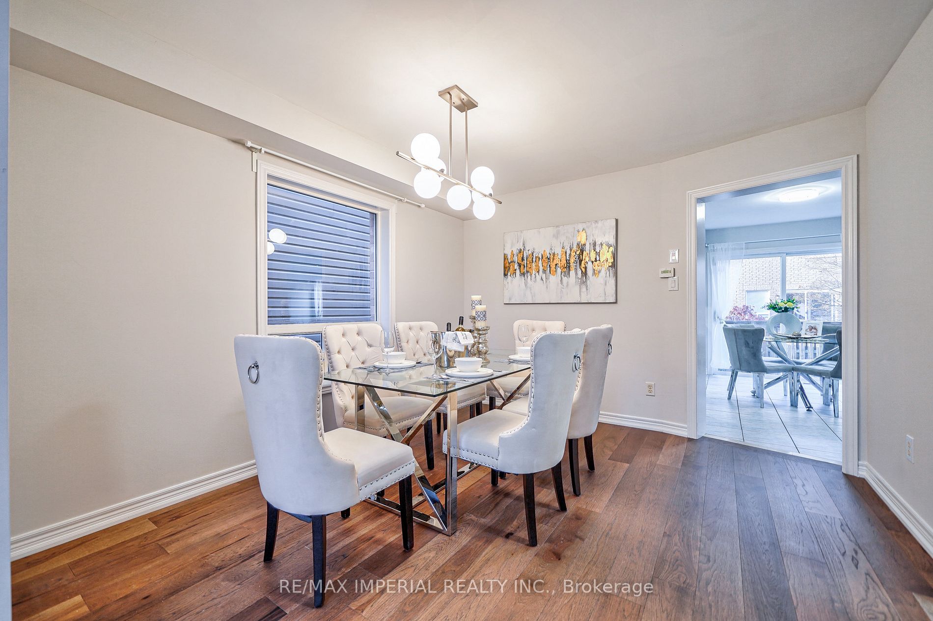 24 Hoile Dr