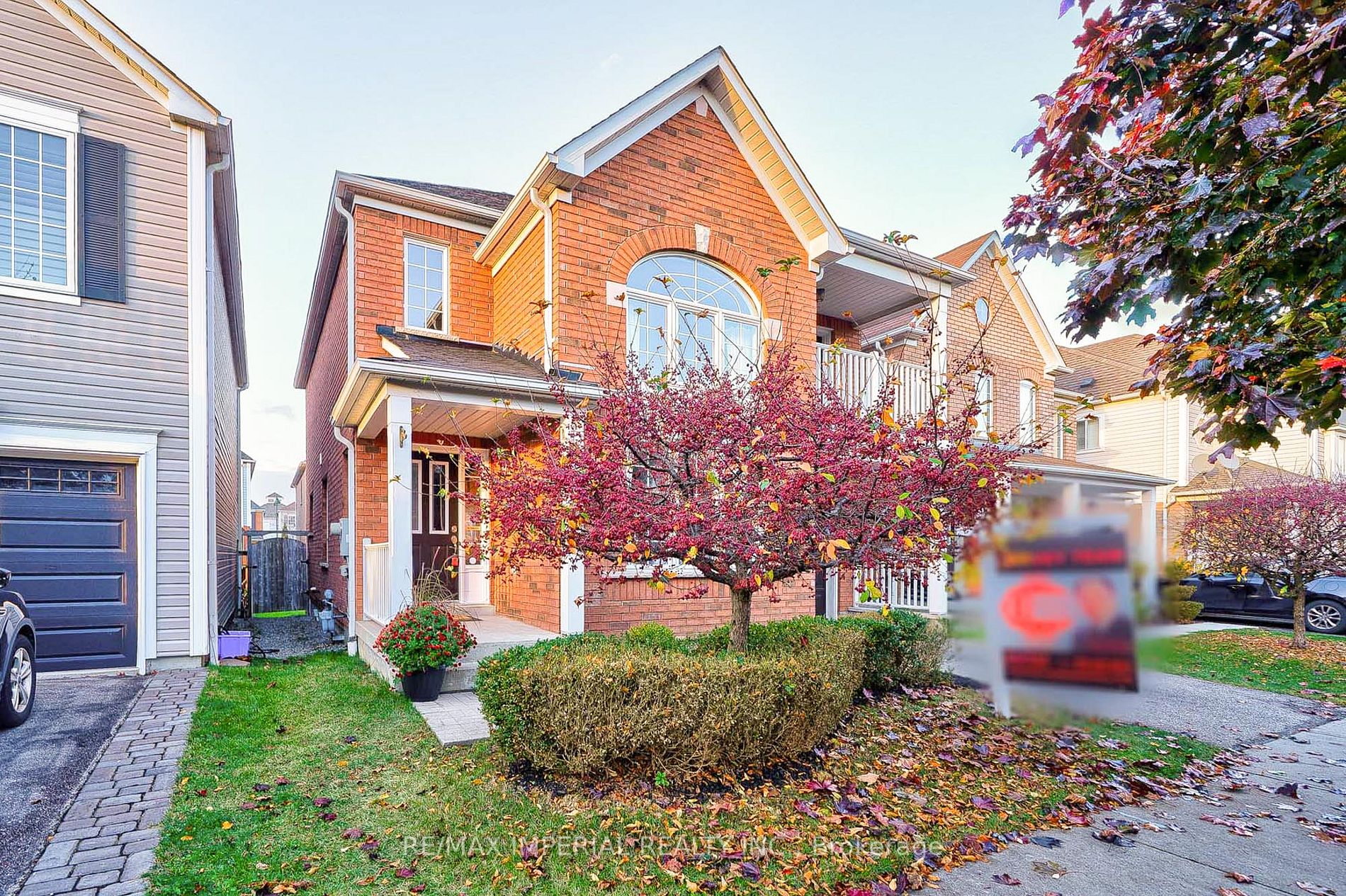 24 Hoile Dr