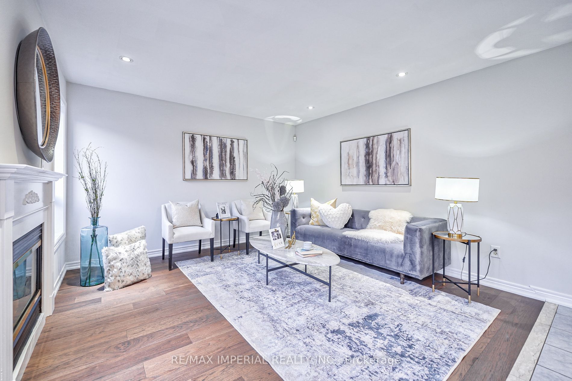 24 Hoile Dr