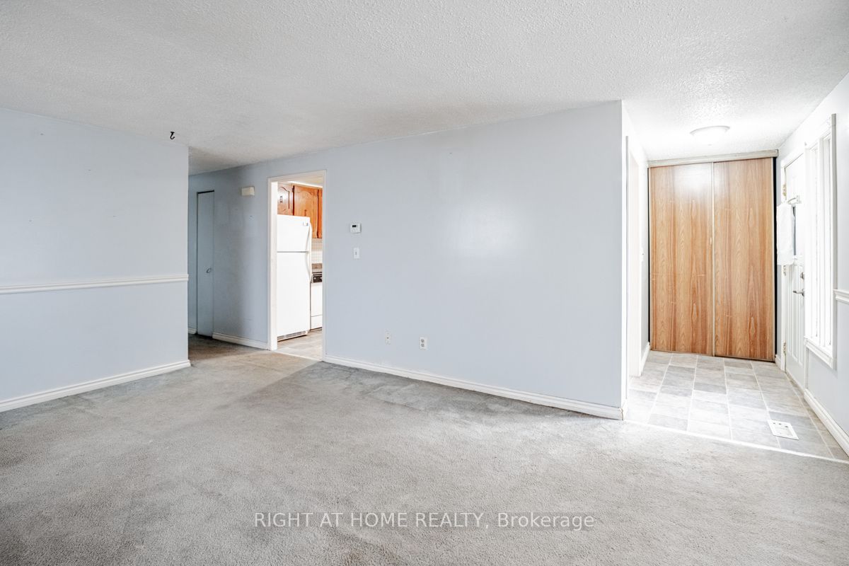741 Downview Cres
