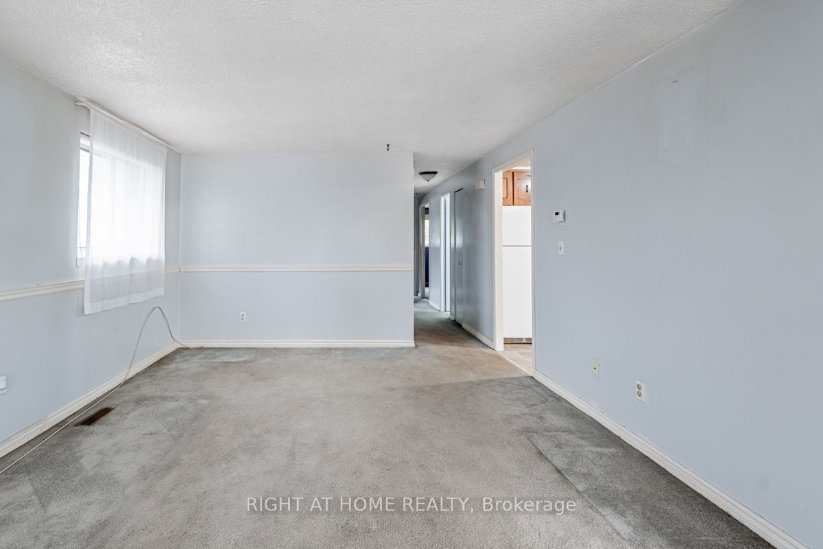 741 Downview Cres