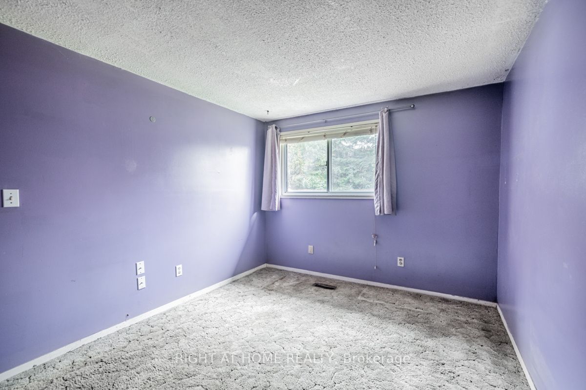 741 Downview Cres
