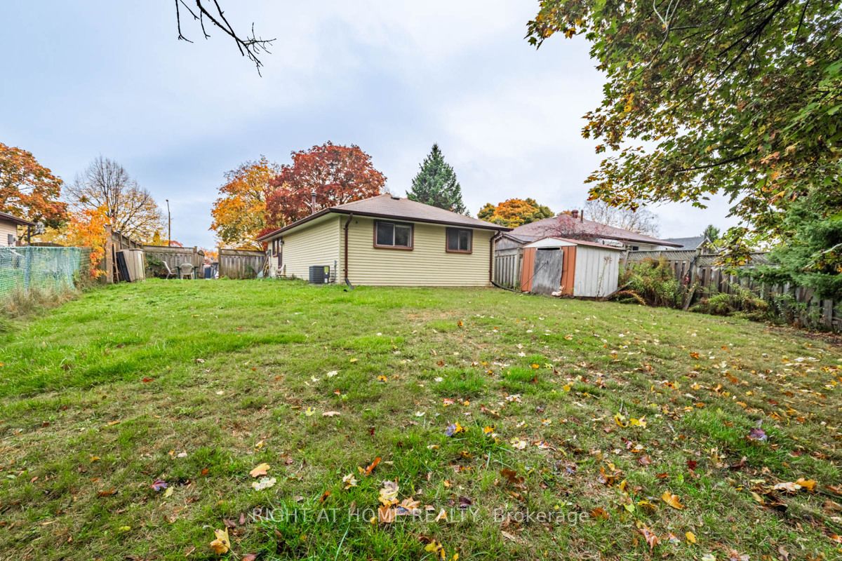 741 Downview Cres