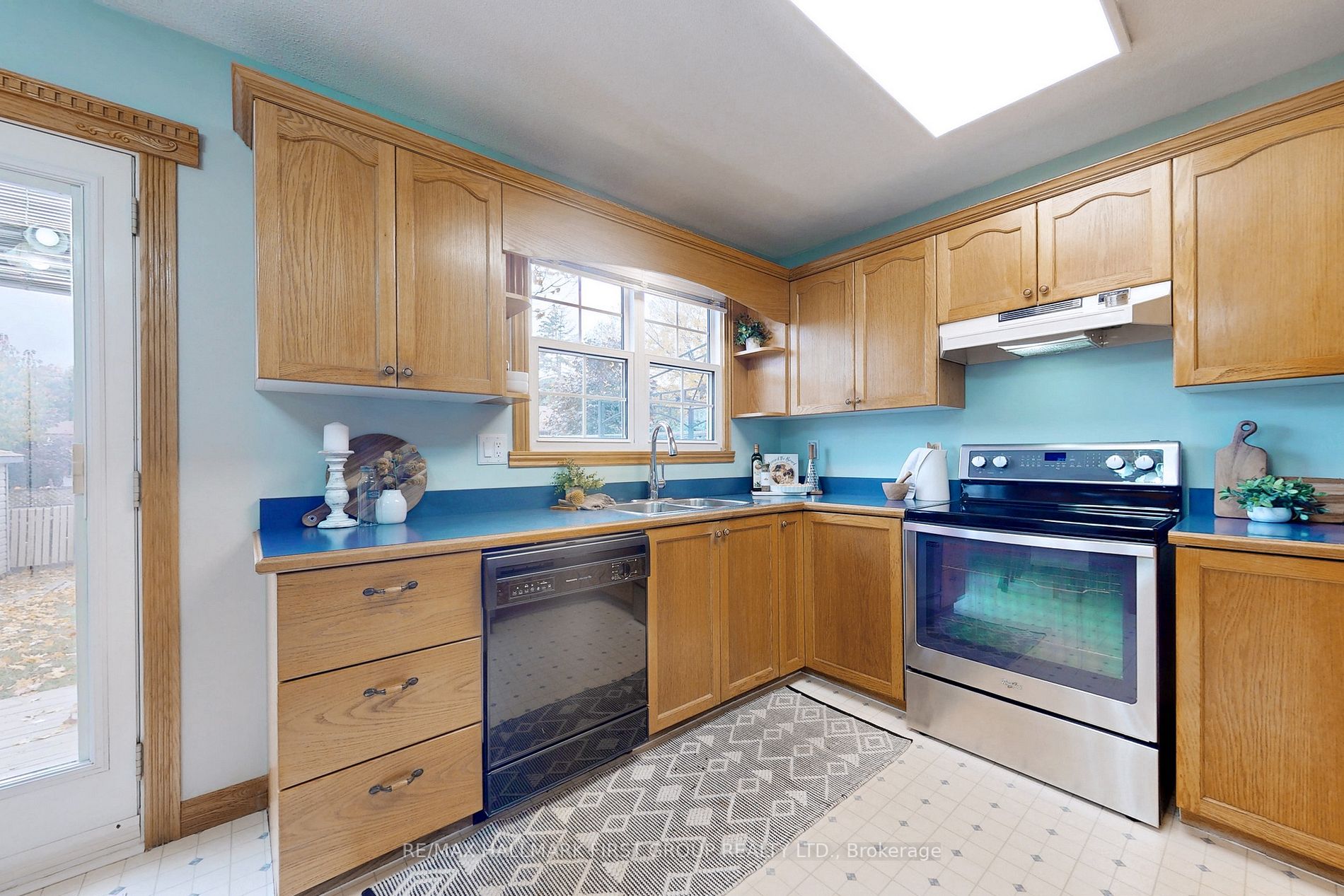 51 Roser Cres