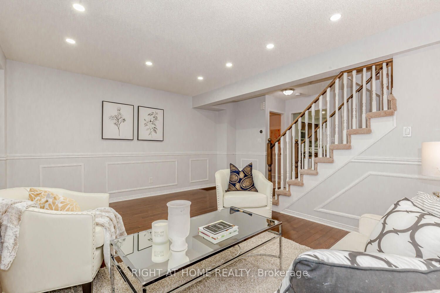958 Audley Road N