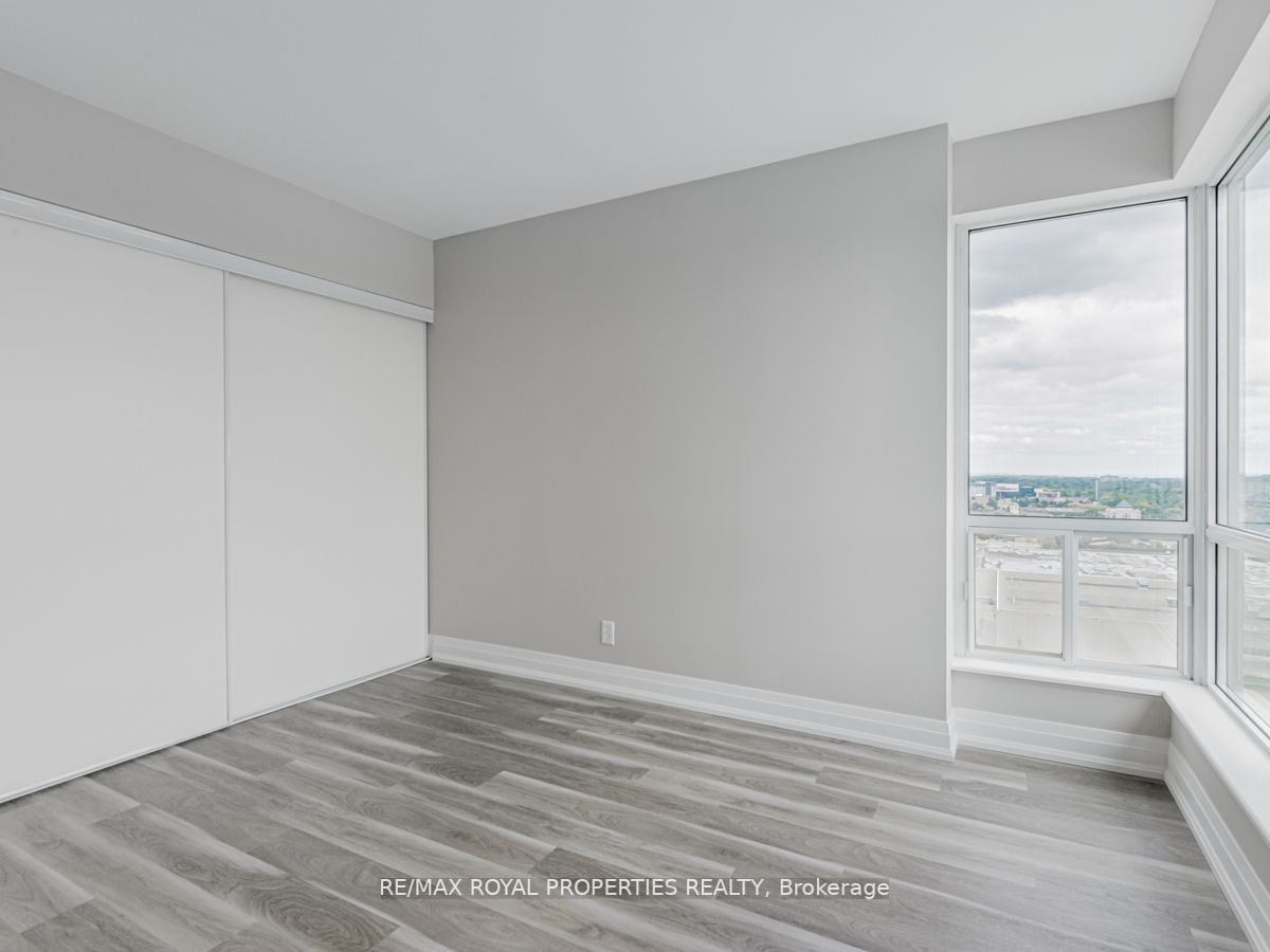 1 Lee Centre Dr, #2106