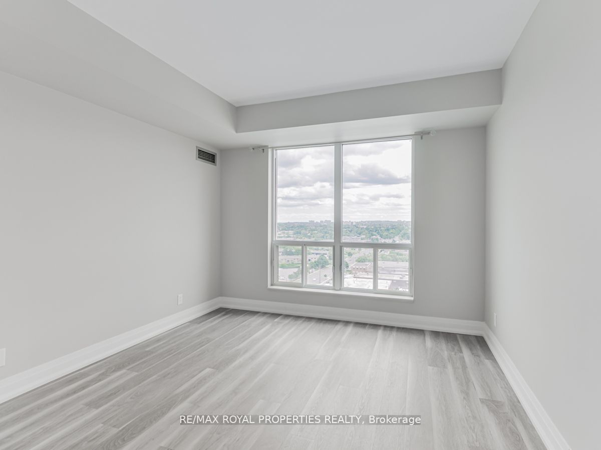 1 Lee Centre Dr, #2106