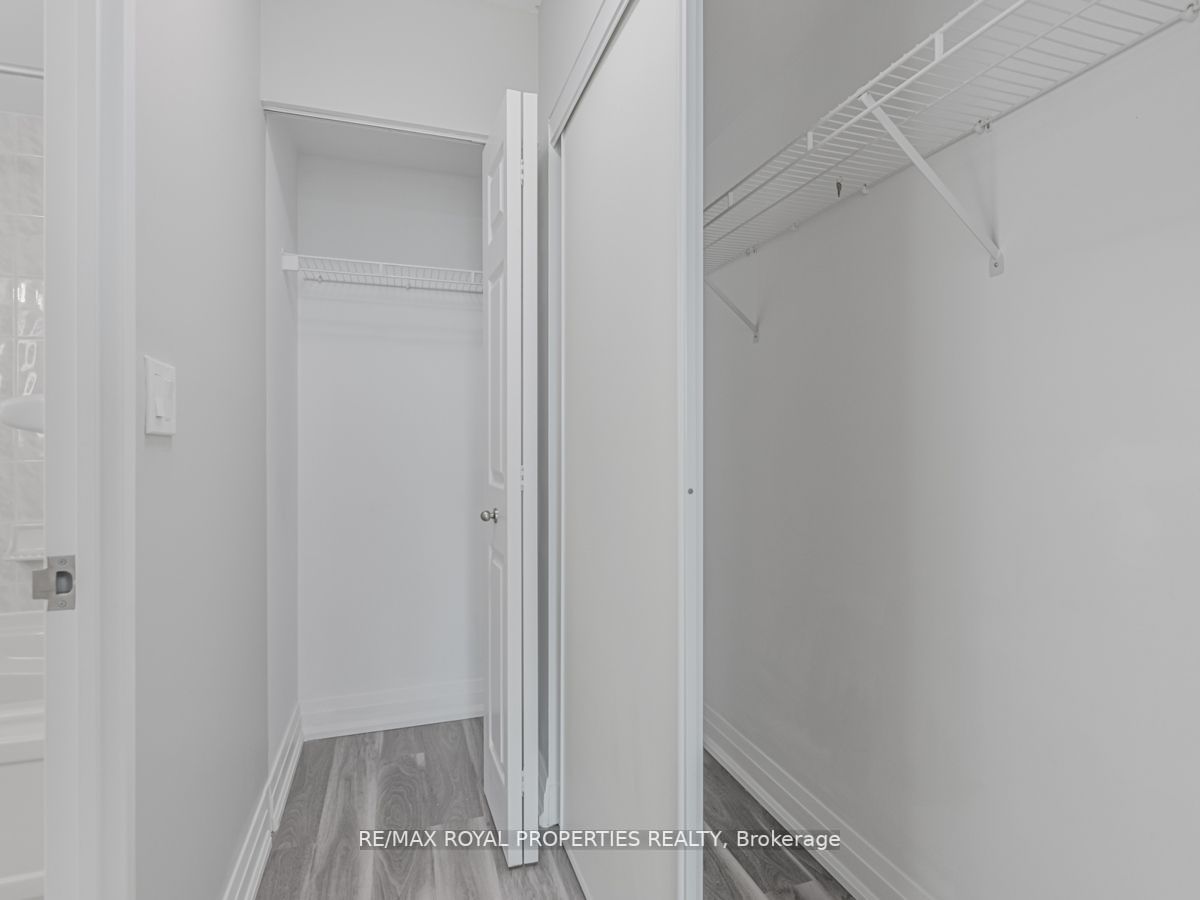 1 Lee Centre Dr, #2106