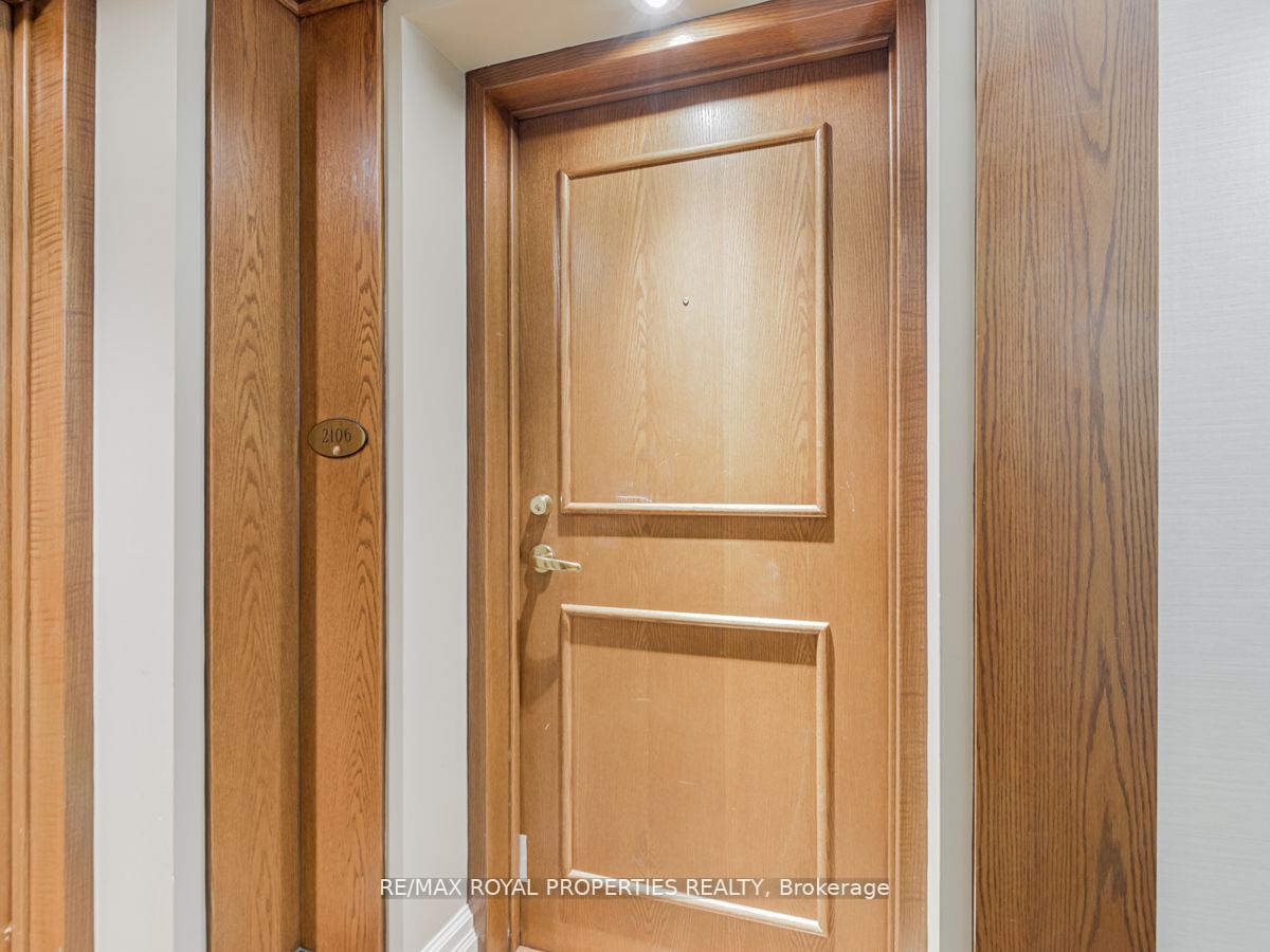 1 Lee Centre Dr, #2106