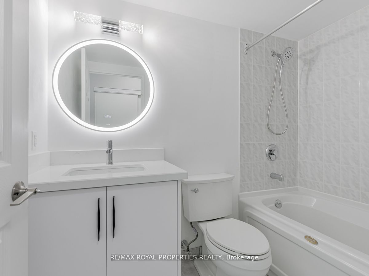 1 Lee Centre Dr, #2106
