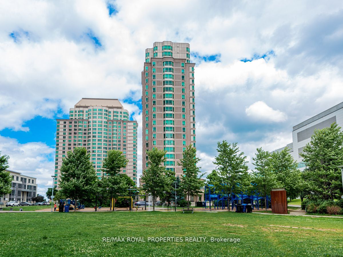 1 Lee Centre Dr, #2106