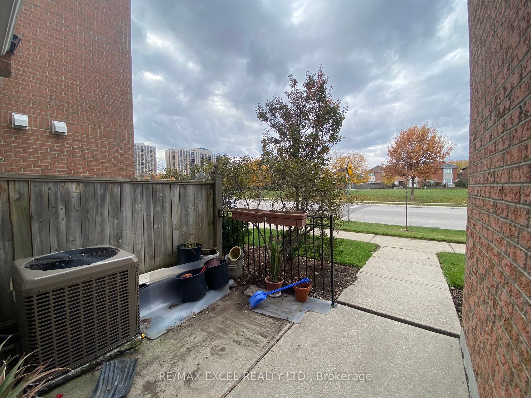 95 Mondeo Dr, #56