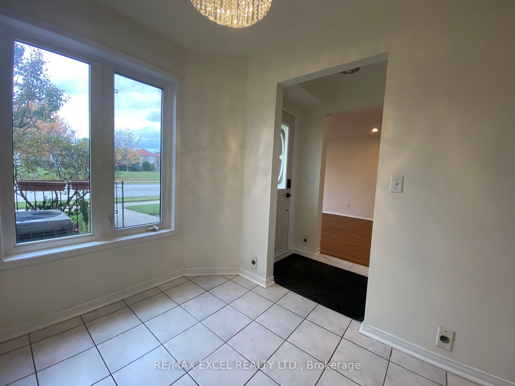 95 Mondeo Dr, #56