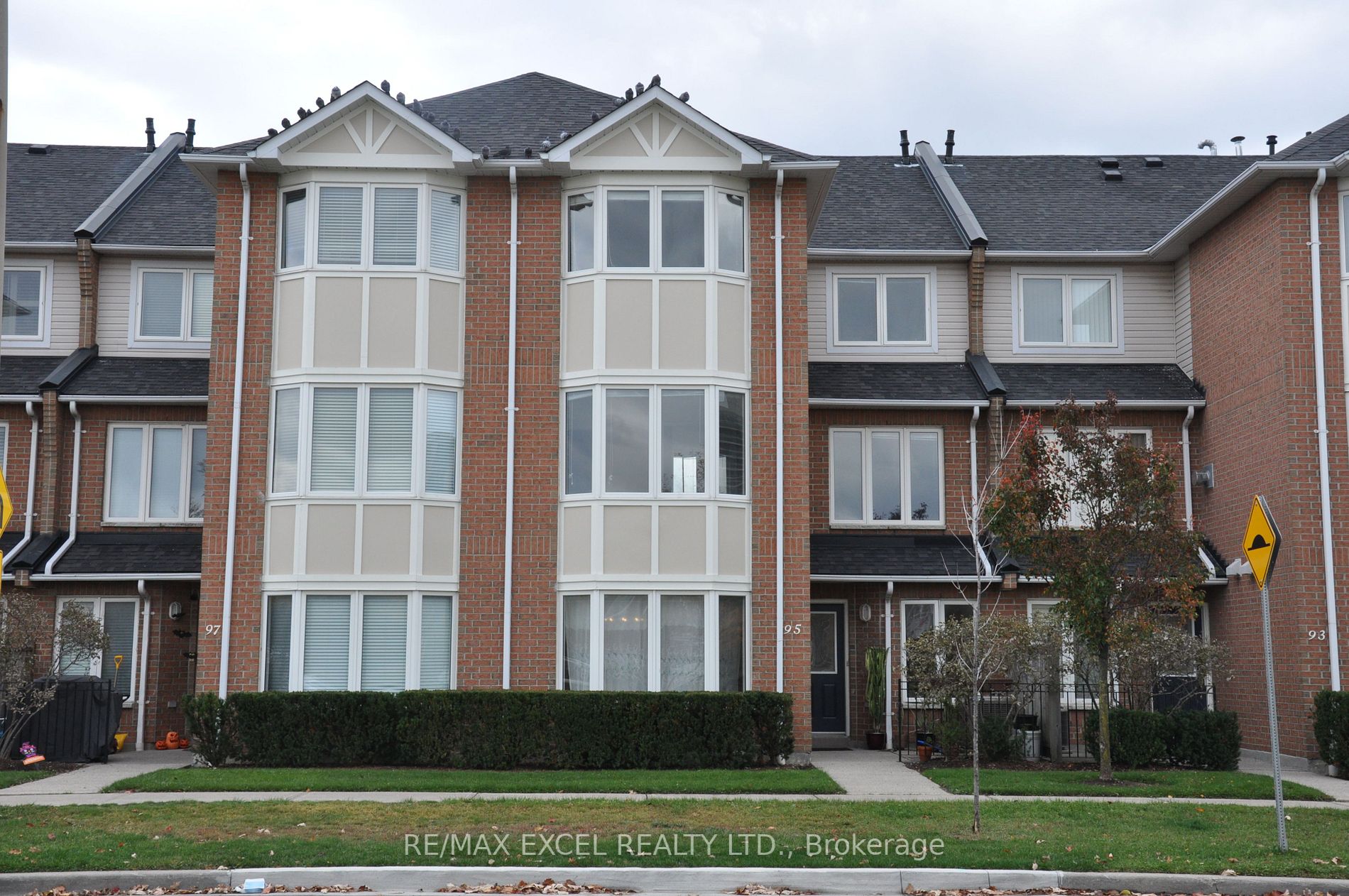 95 Mondeo Dr, #56