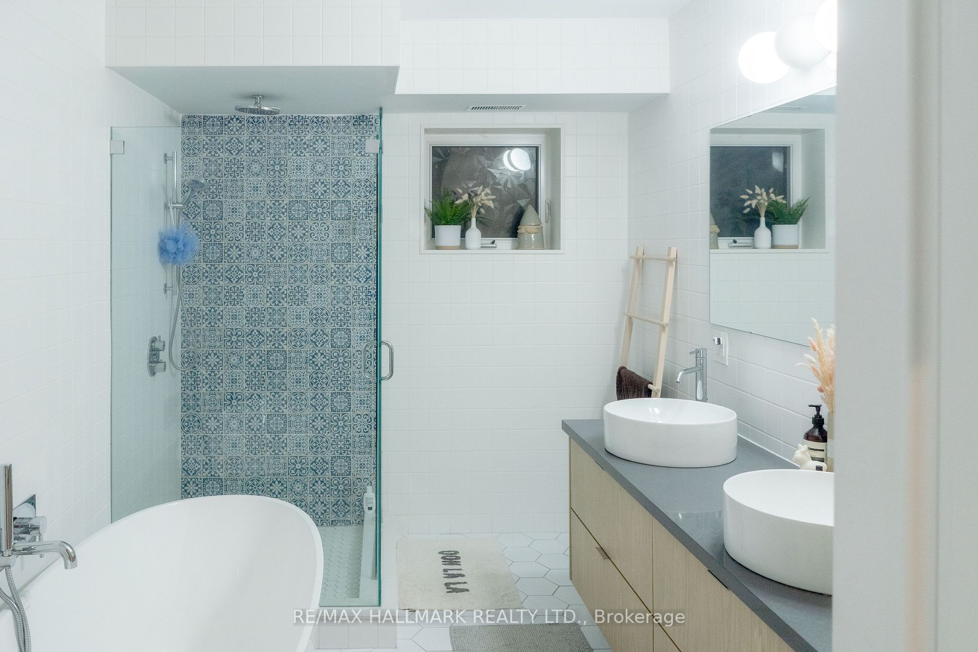 36 Glen Manor Dr, #3