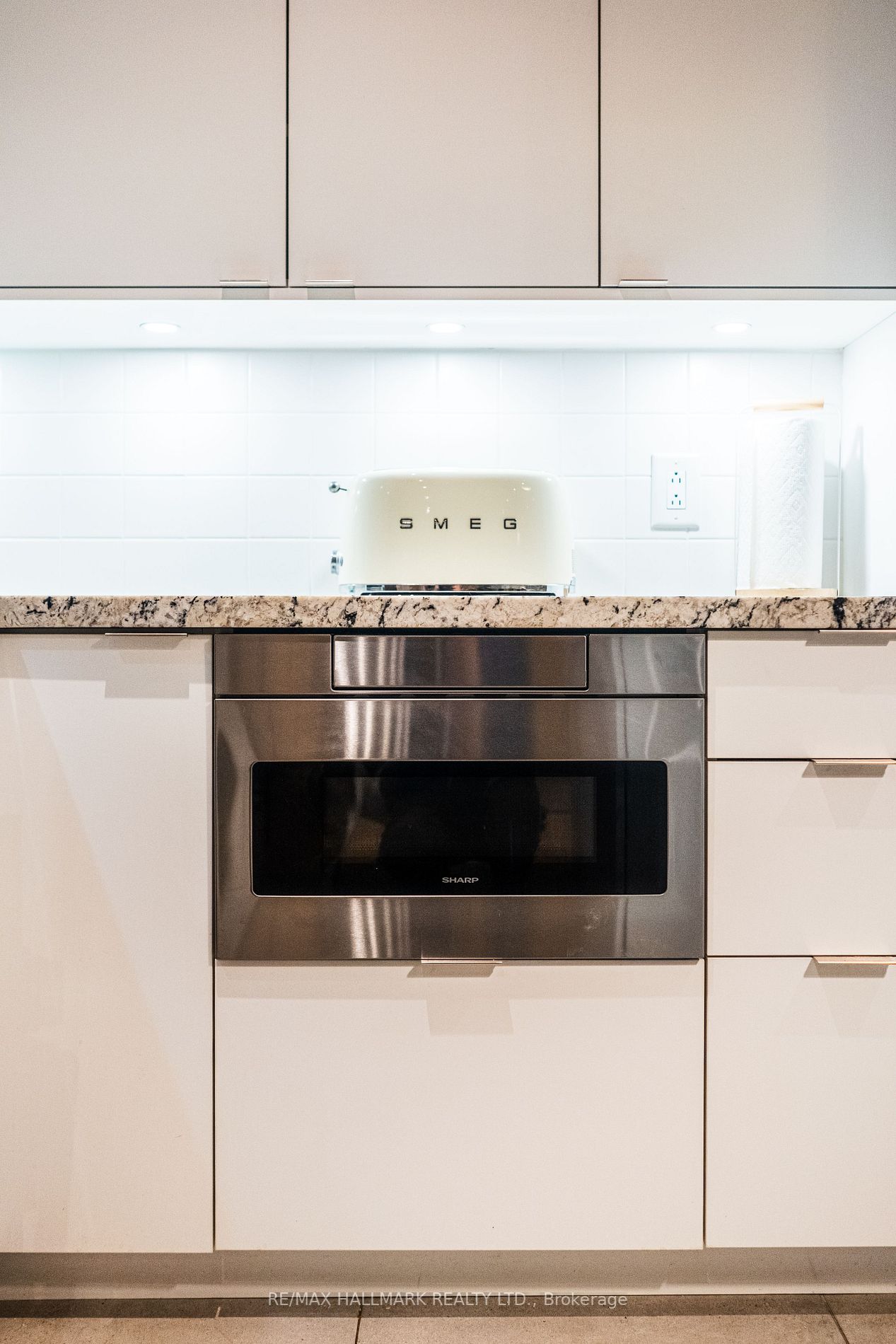 36 Glen Manor Dr, #3