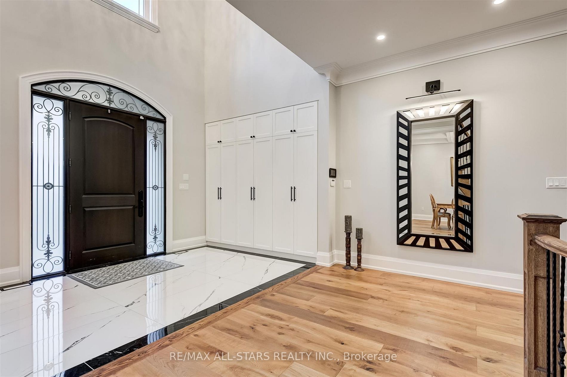 7 Brinloor Blvd