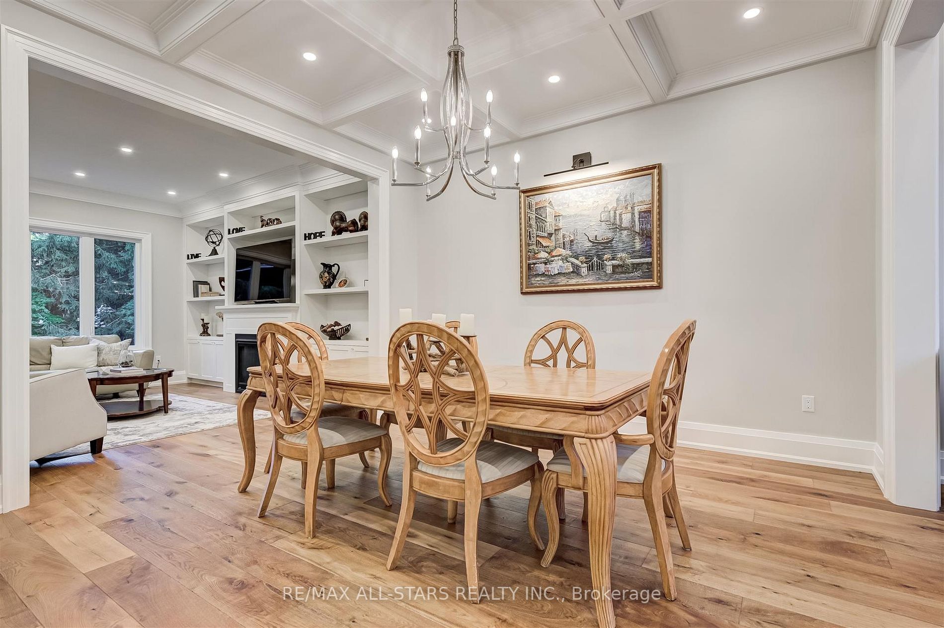 7 Brinloor Blvd