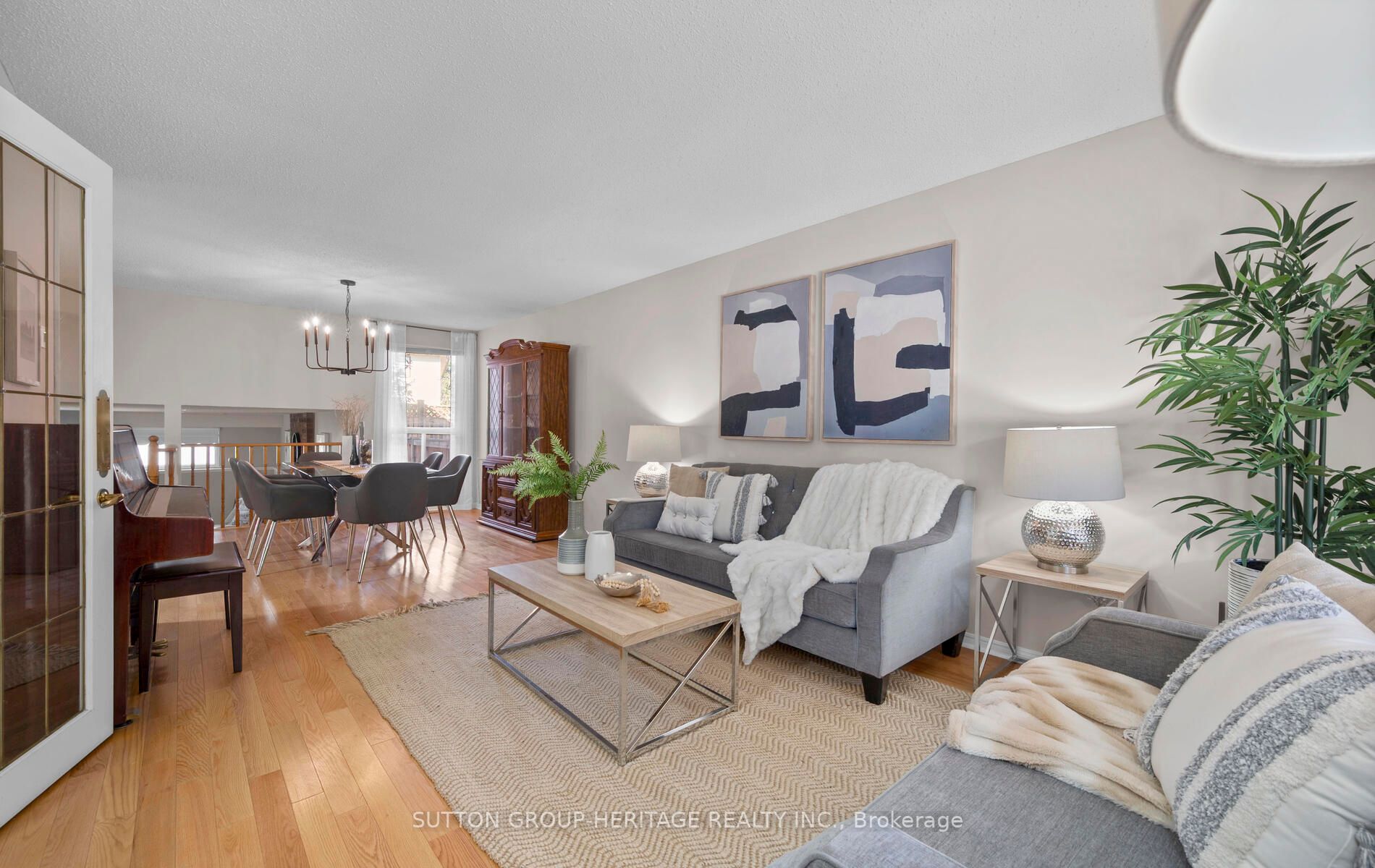 260 Glenabbey Dr