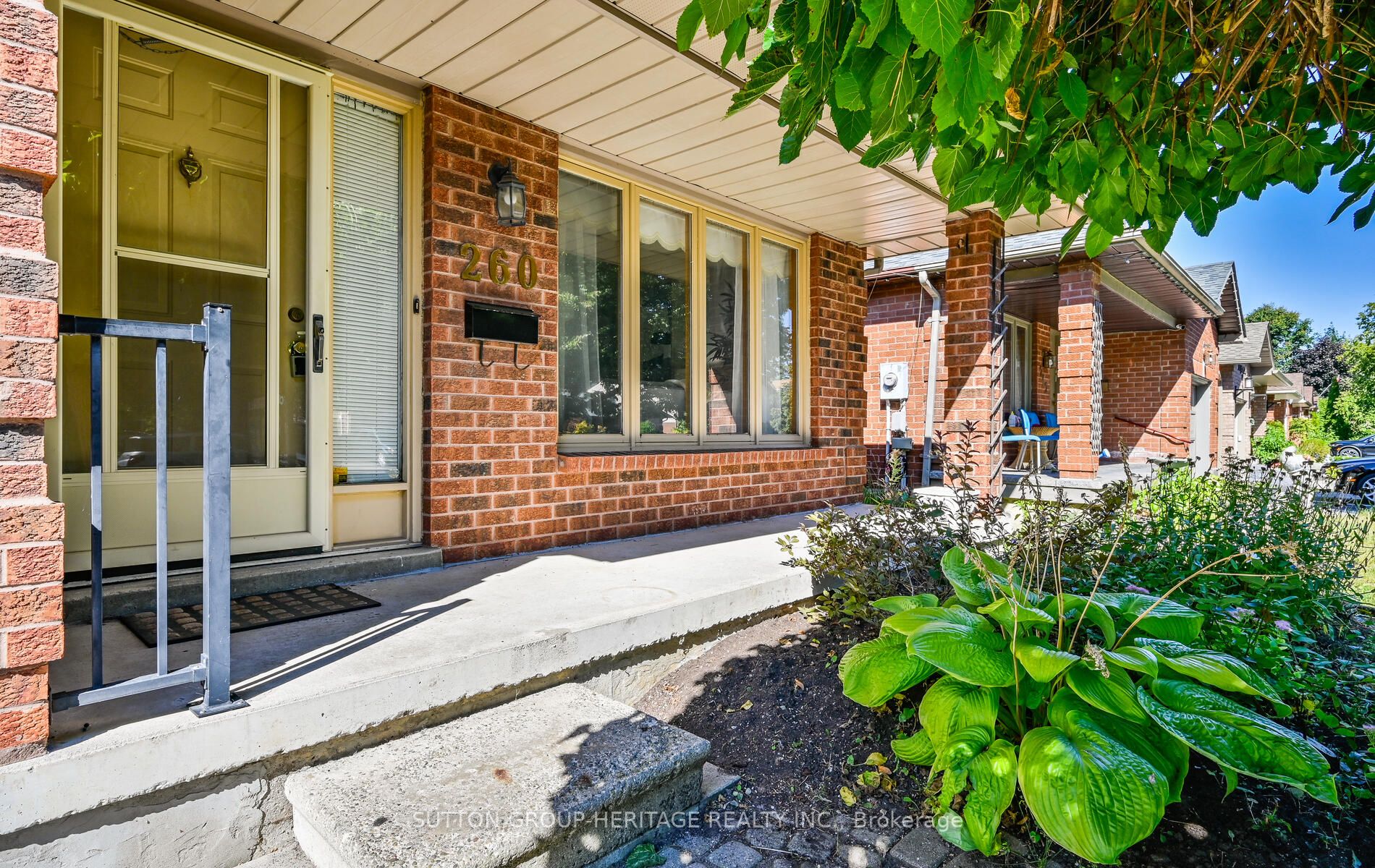 260 Glenabbey Dr