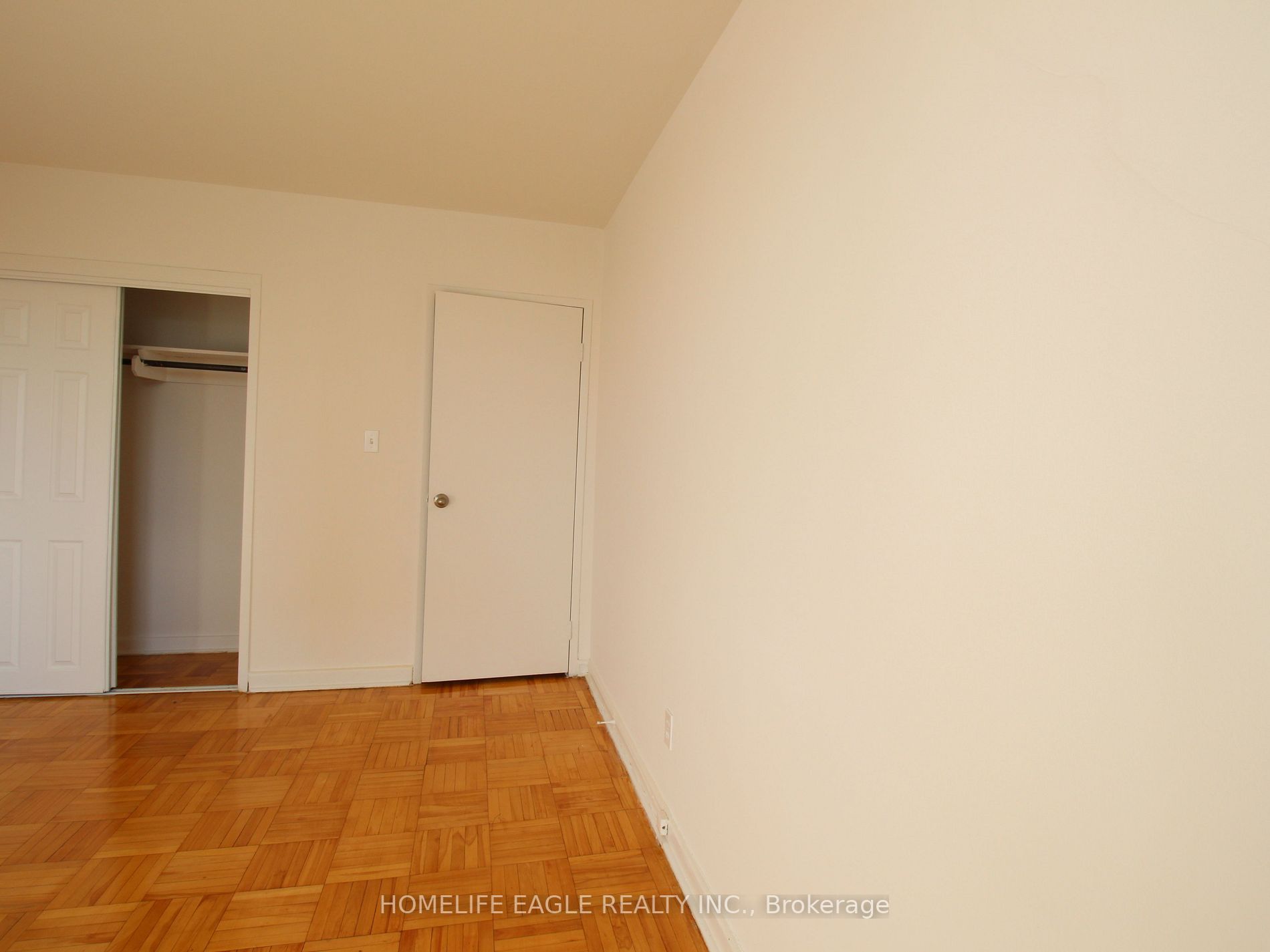 165 Cosburn Ave E, #604