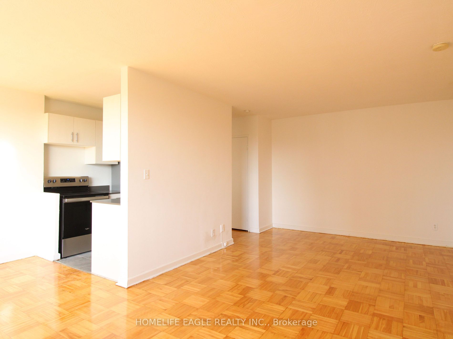 165 Cosburn Ave E, #604