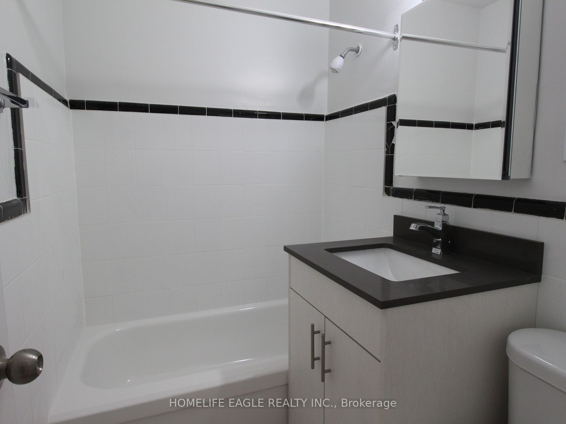 165 Cosburn Ave E, #604
