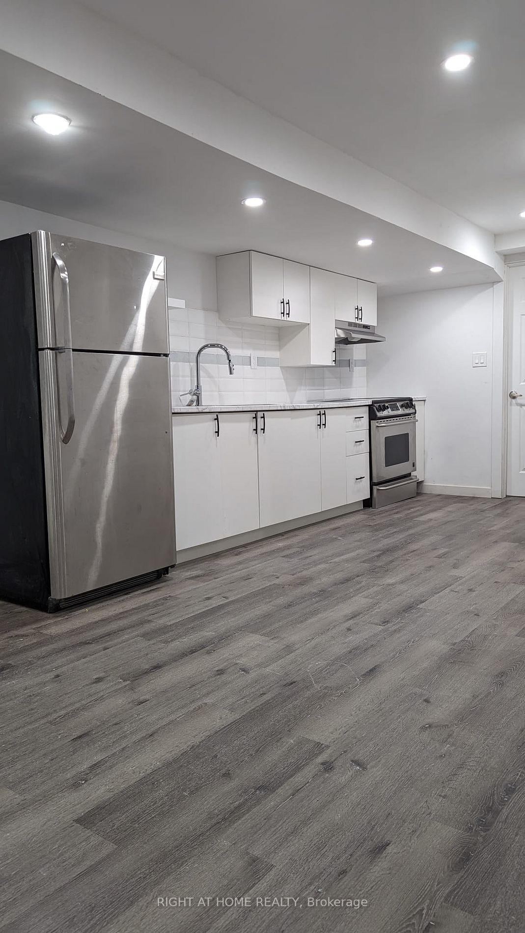 9 Jura Crt, #Lower