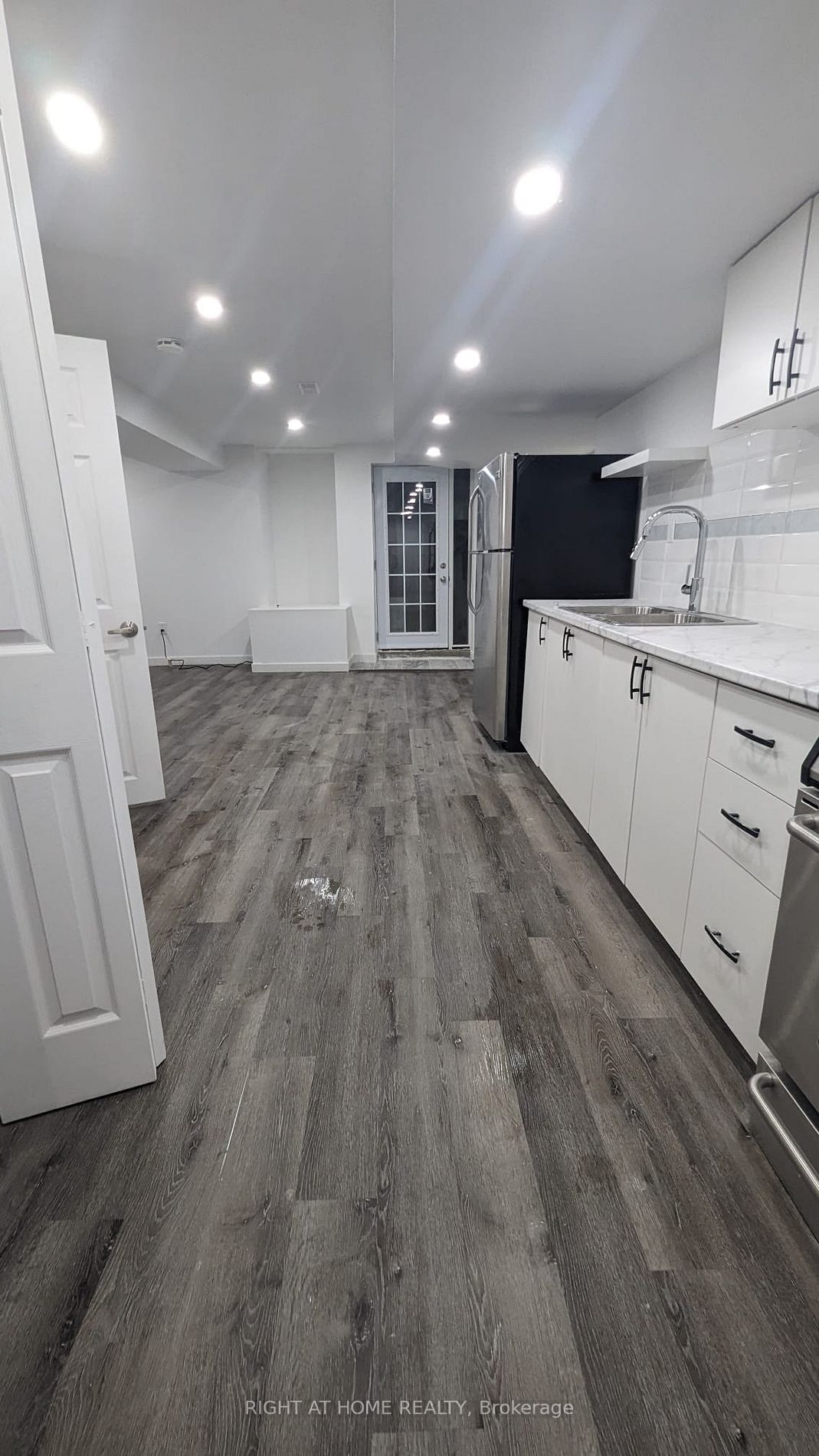 9 Jura Crt, #Lower