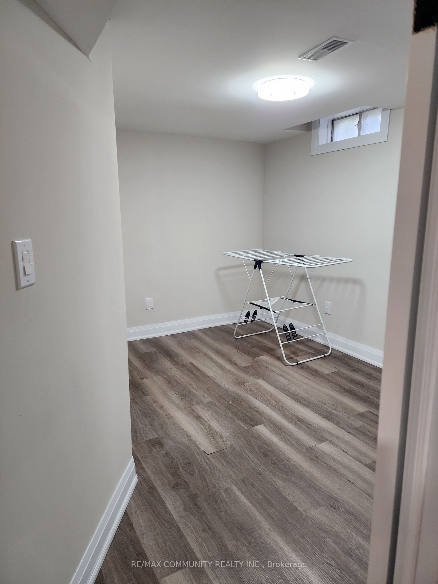 57 Hillhurst Cres