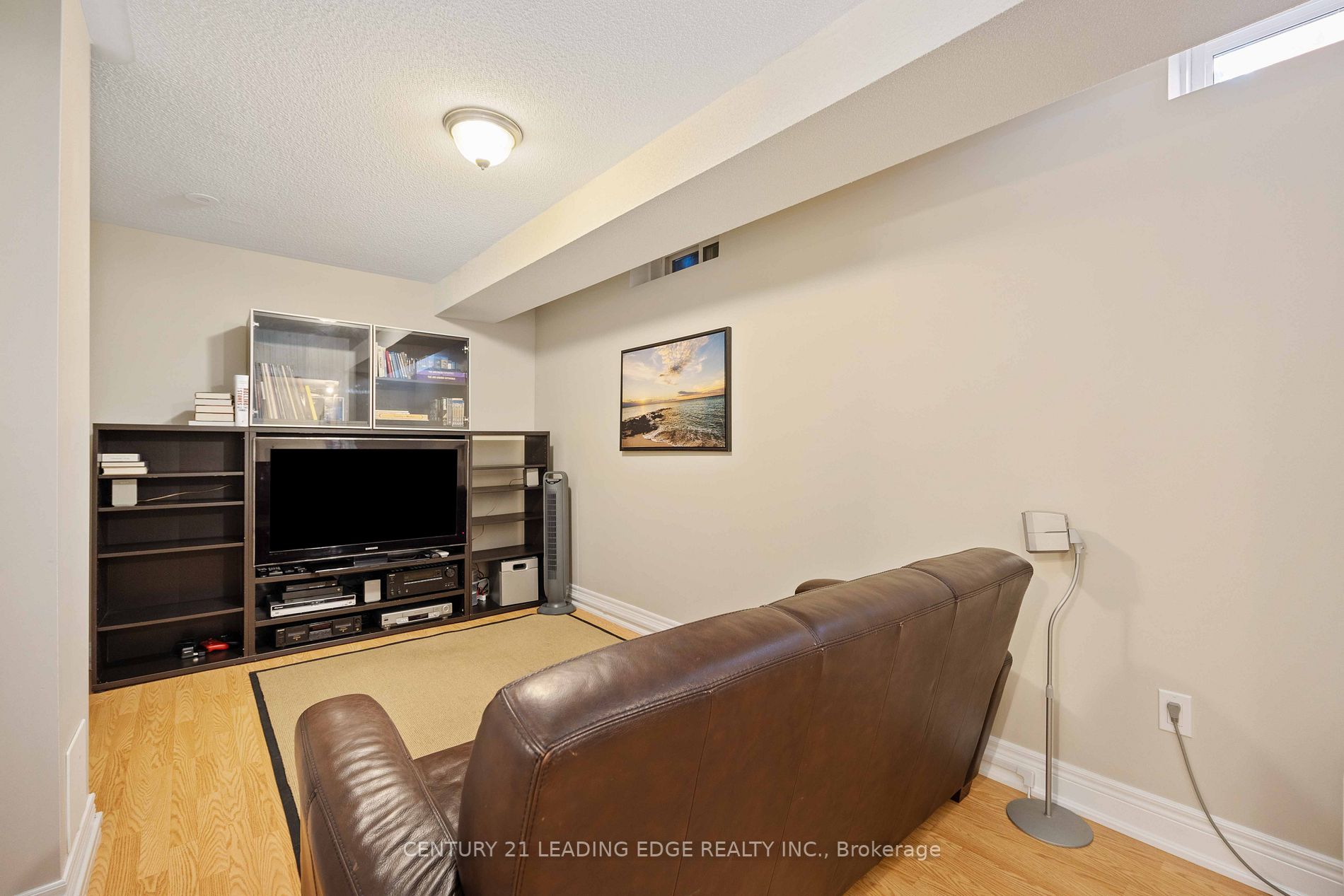 1 FAIRHEAD Mews