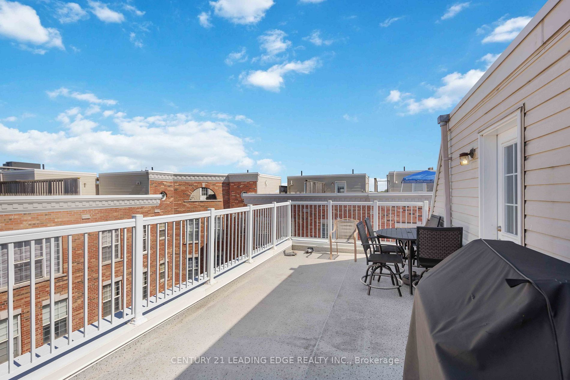 1 FAIRHEAD Mews