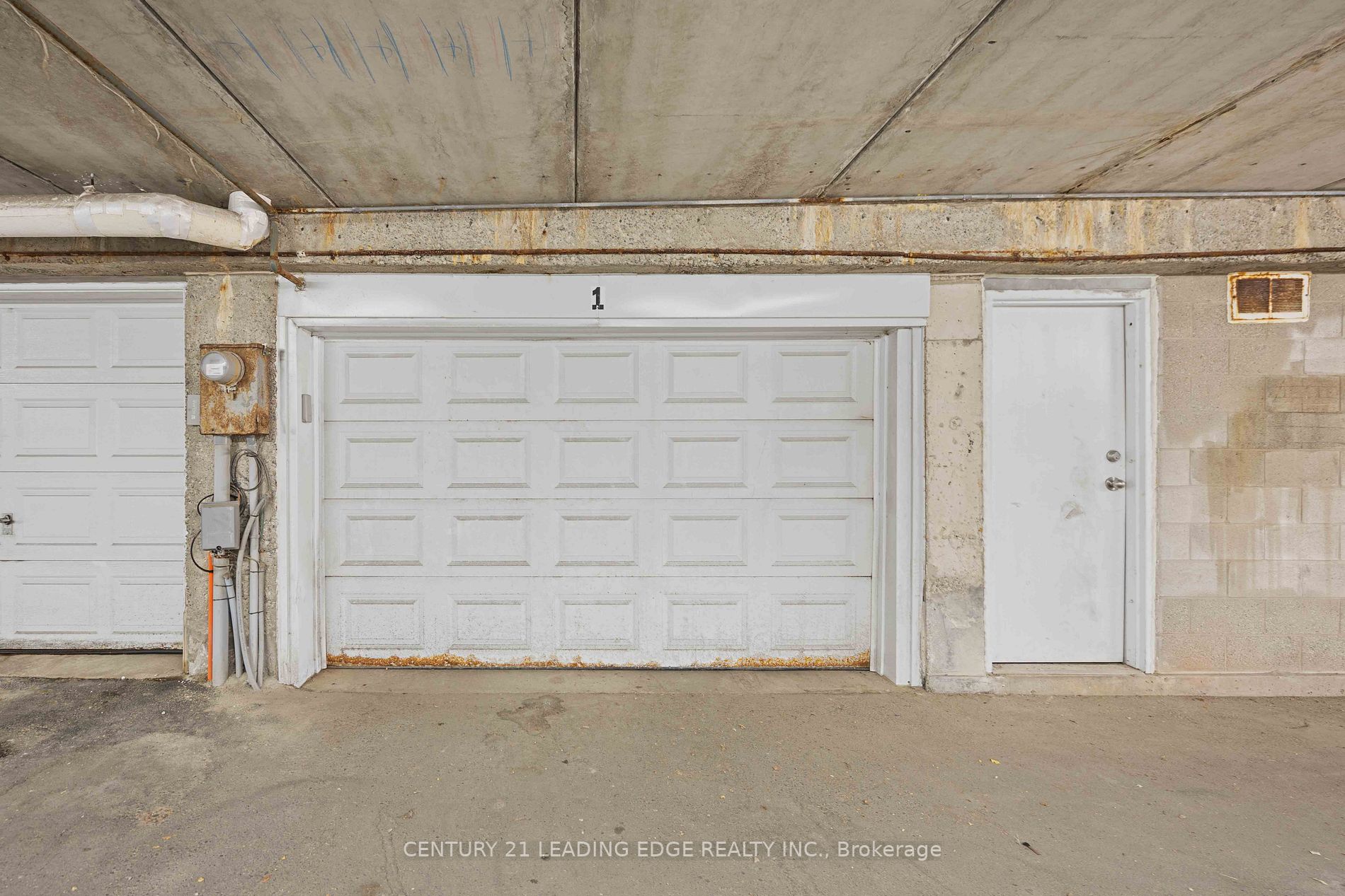 1 FAIRHEAD Mews
