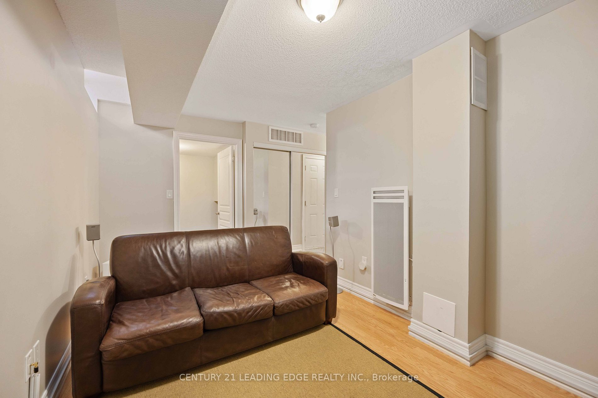 1 FAIRHEAD Mews