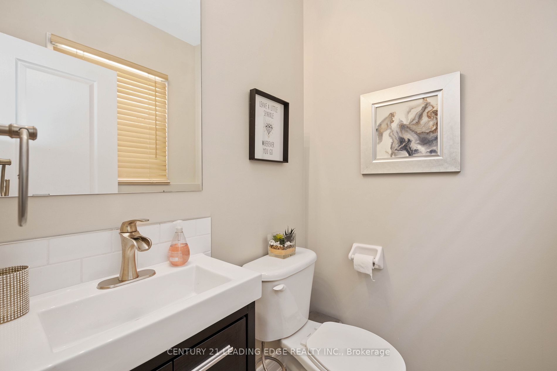 1 FAIRHEAD Mews