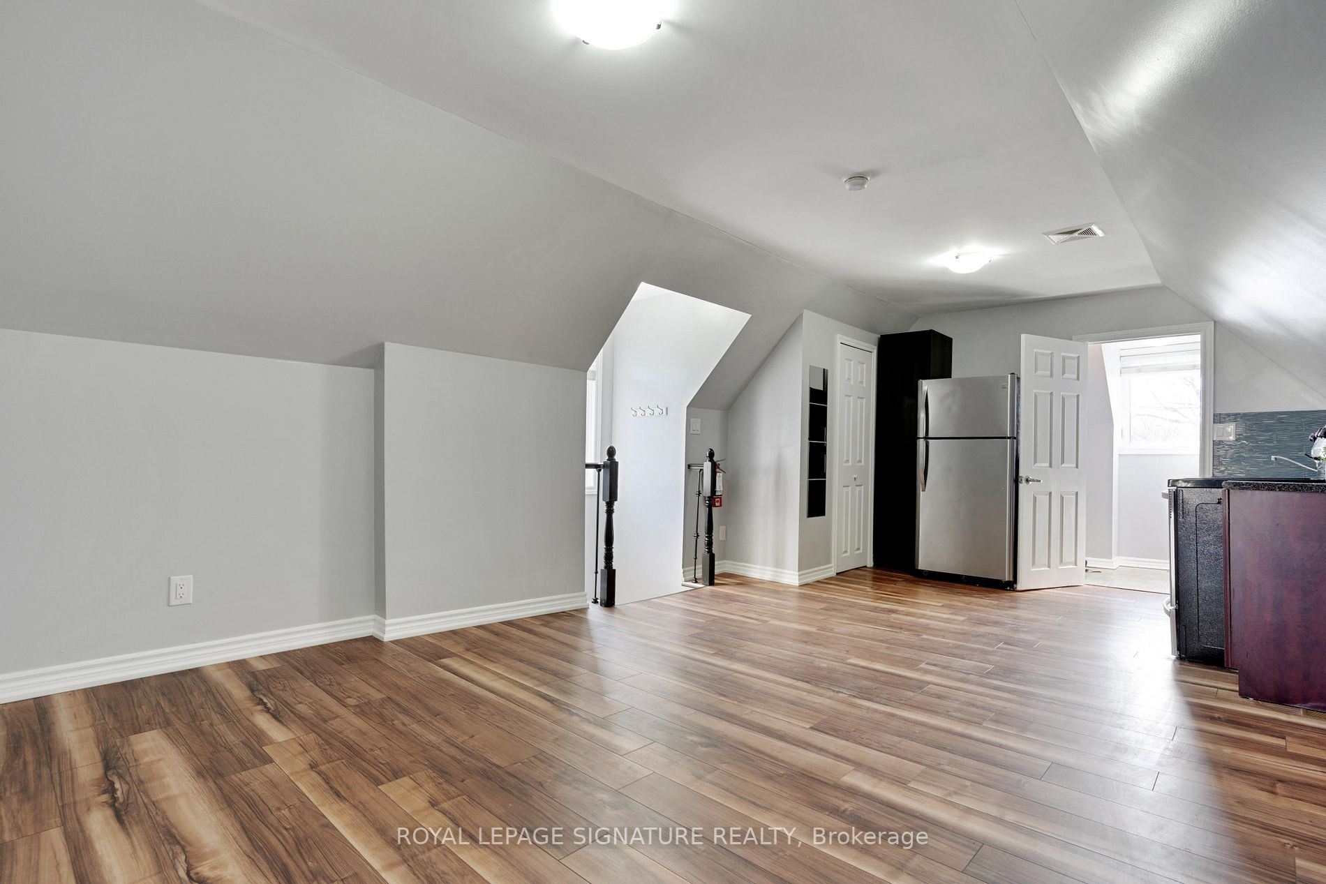 2189 Gerrard St E, #3