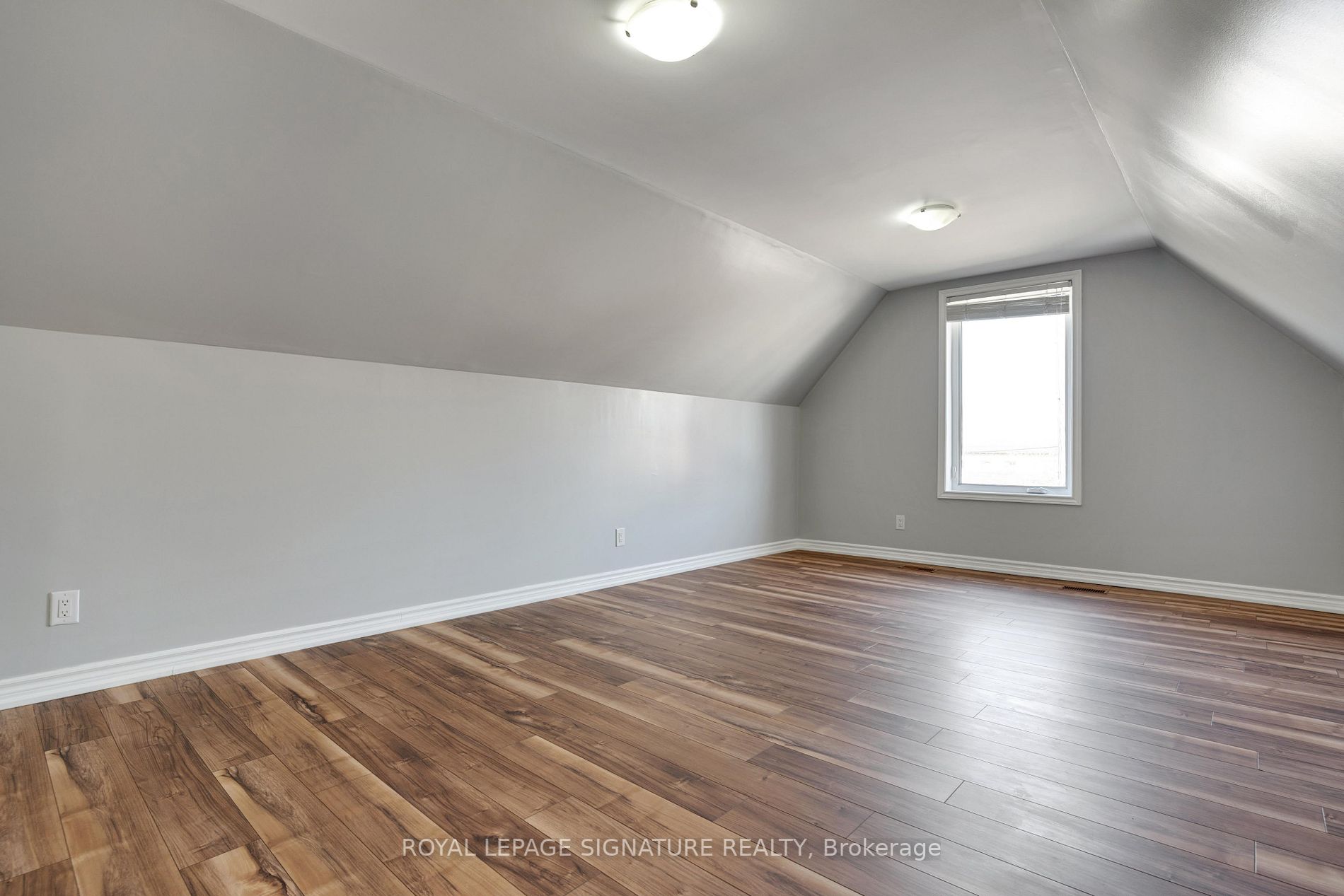 2189 Gerrard St E, #3