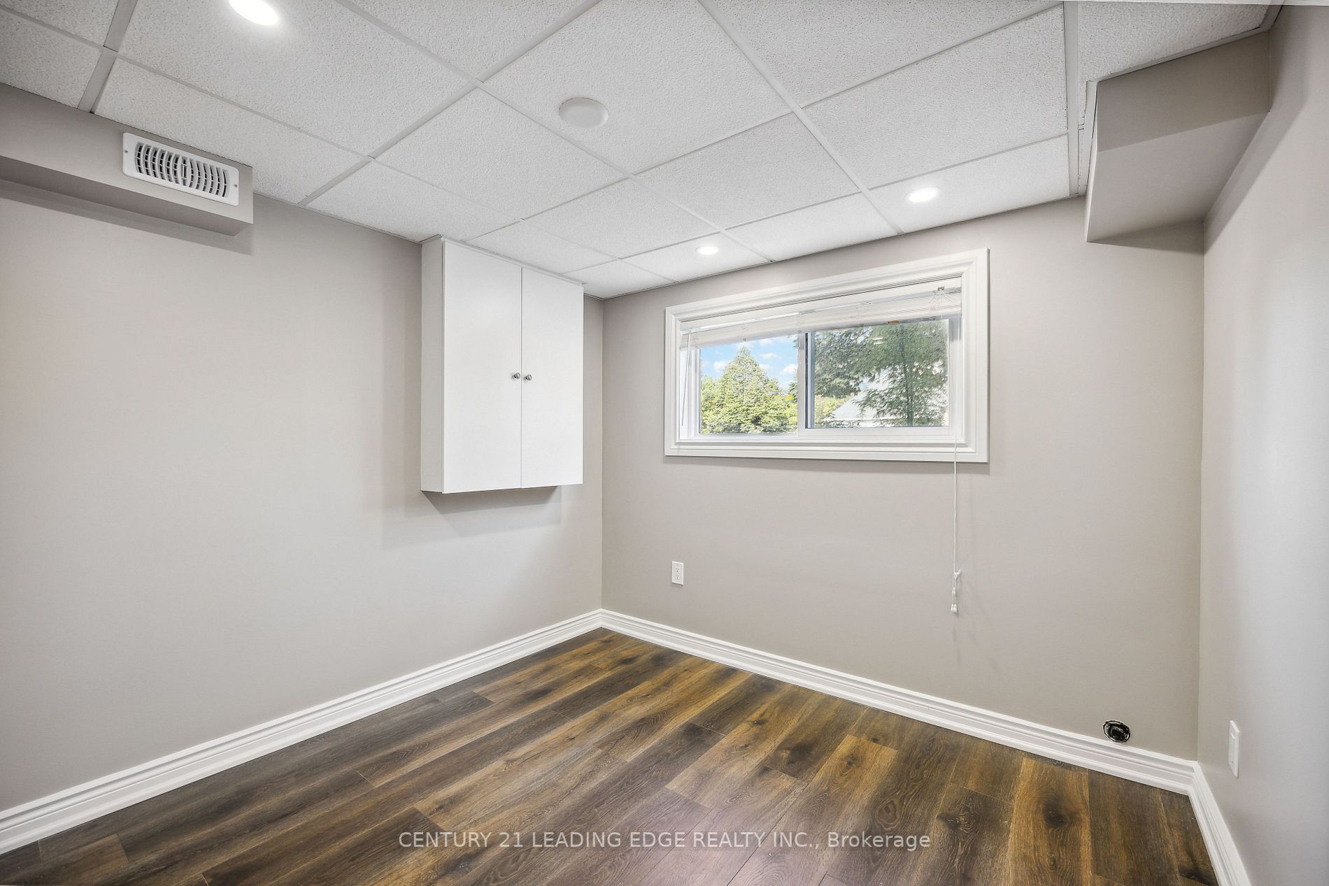 961 Roundelay Drive