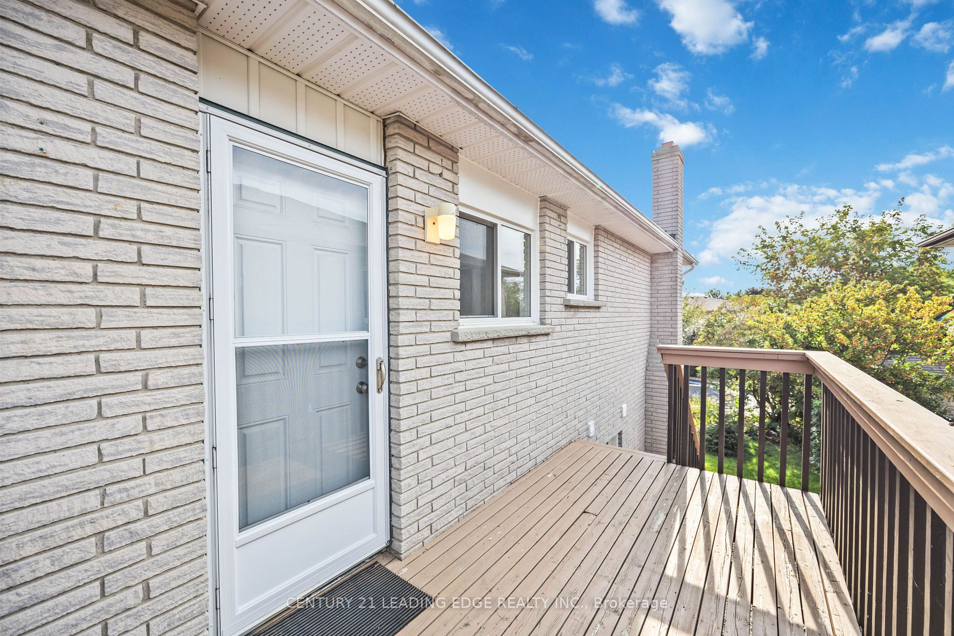 961 Roundelay Drive