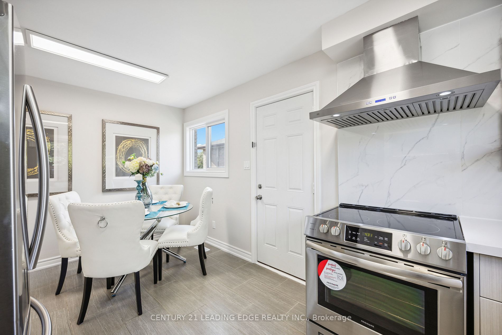 961 Roundelay Drive