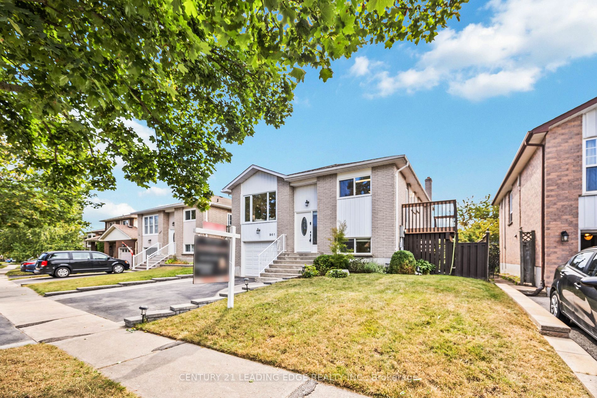 961 Roundelay Drive