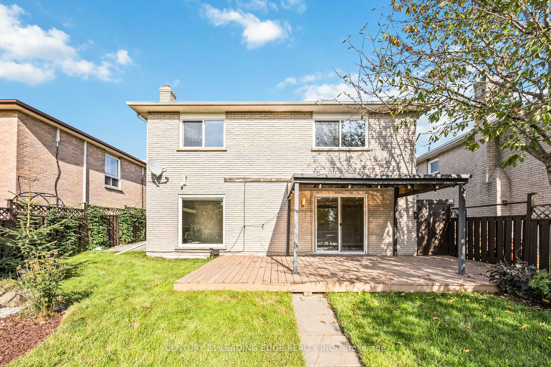 961 Roundelay Drive