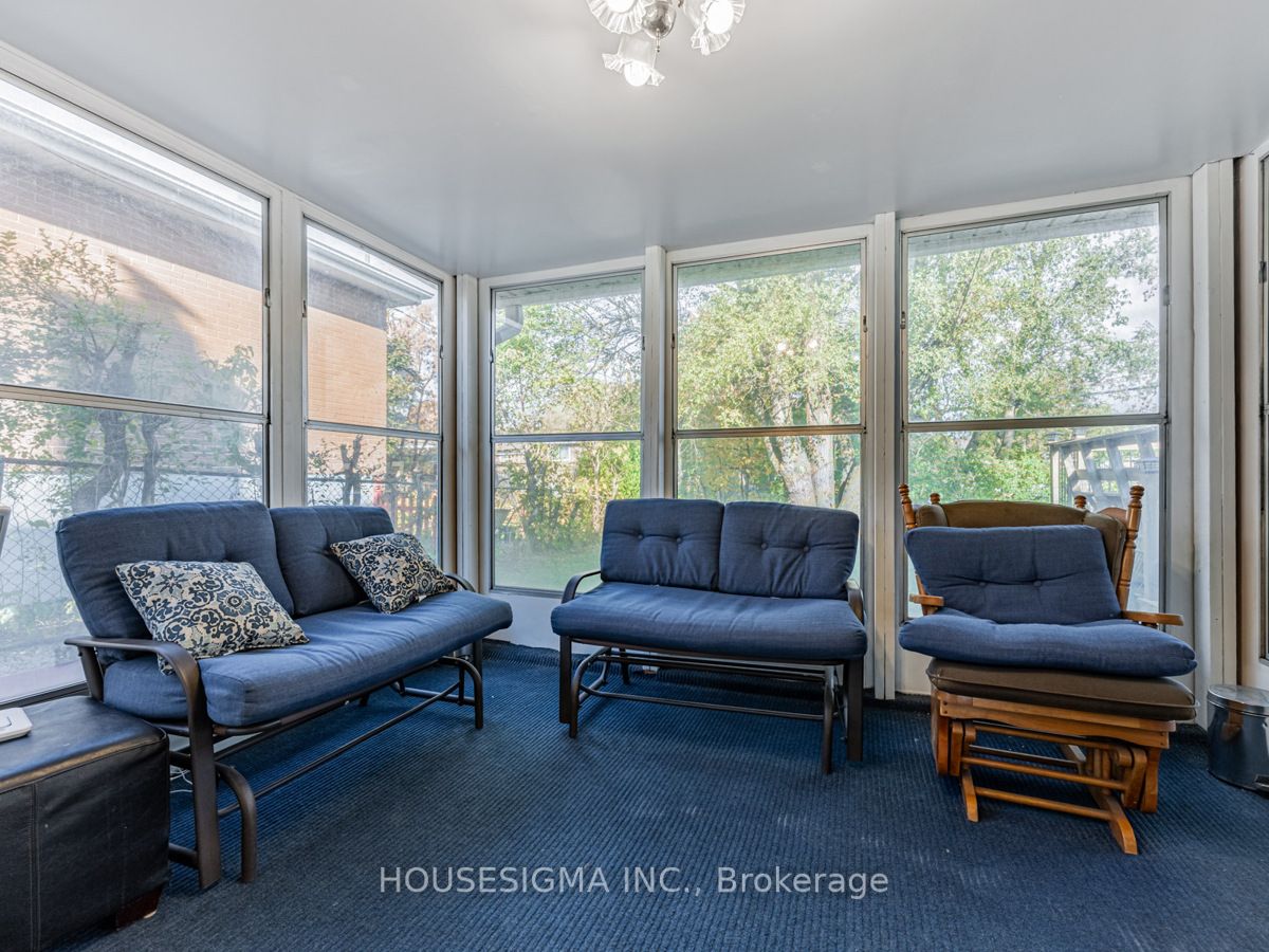 897 Kronso Blvd