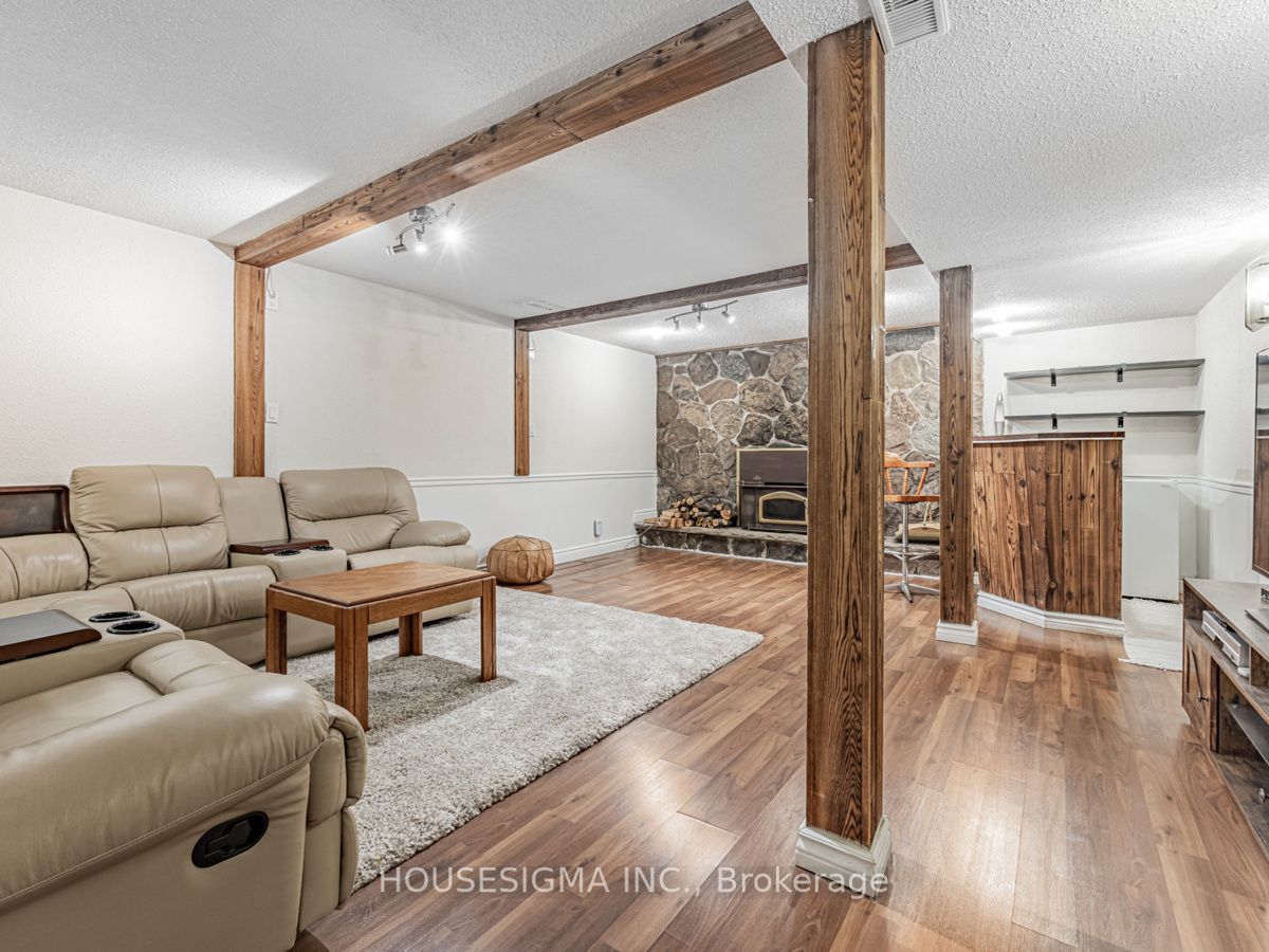 897 Kronso Blvd