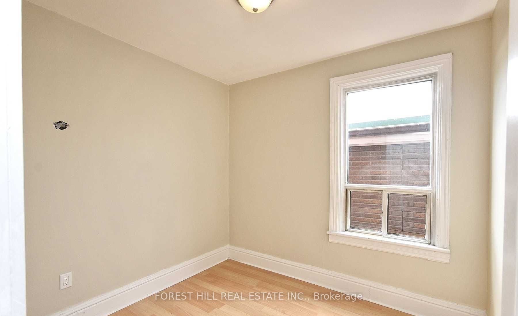 1932 Queen St E, #Upper#2