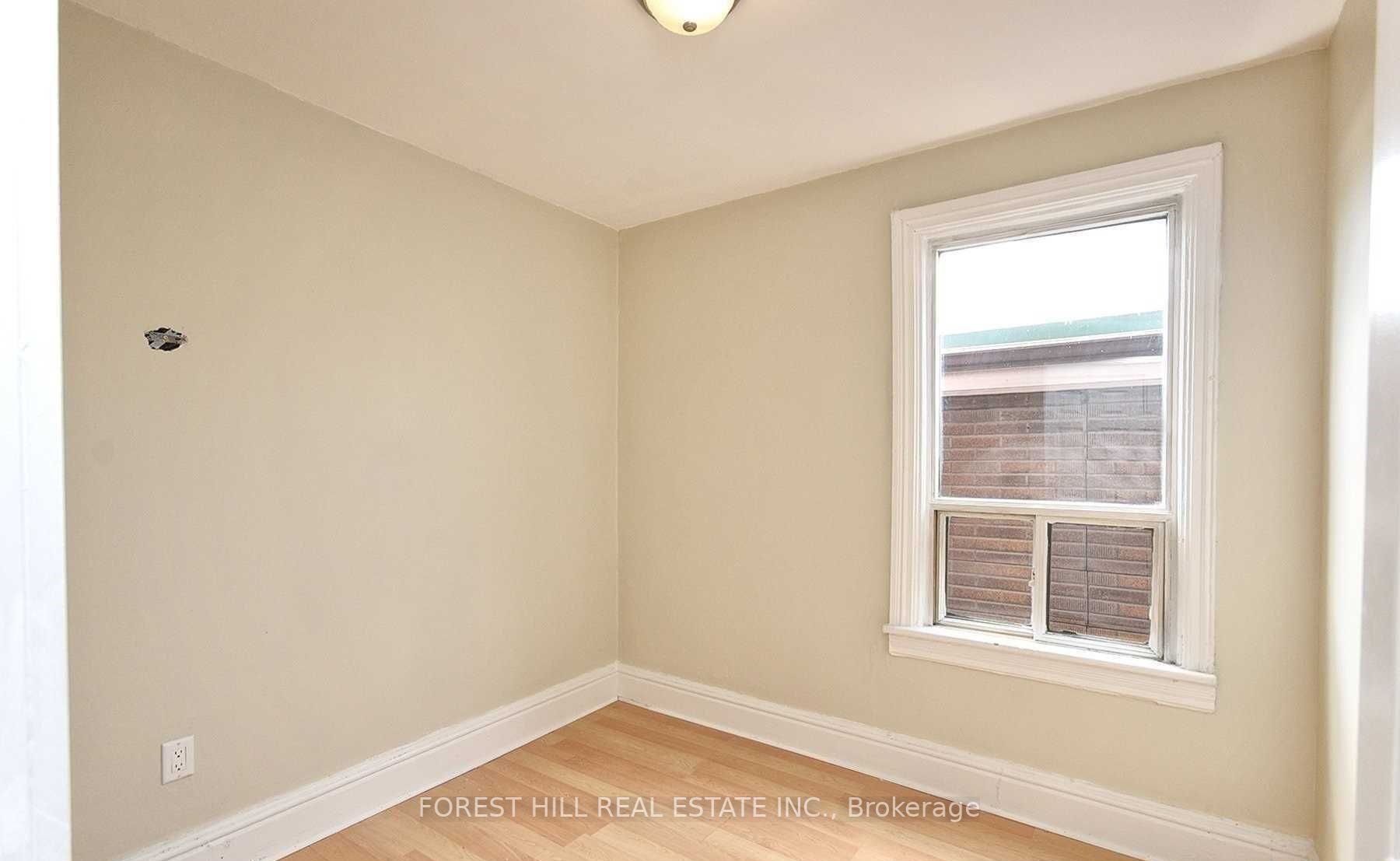 1932 Queen St E, #Upper#2